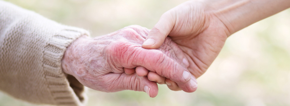 EcoutAdom c’est un psychiatre ou un psychologue qui se déplace à domicile chez les personnes âgées, les aînés, les séniors. Soins à domicile.